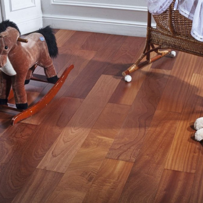 Паркетная доска в детских комнатах: безопасность и комфорт